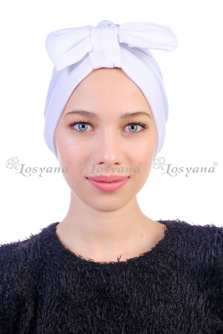 Fiyonklu Bone Beyaz