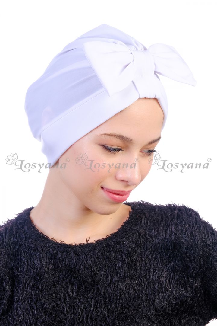 Fiyonklu Bone Beyaz