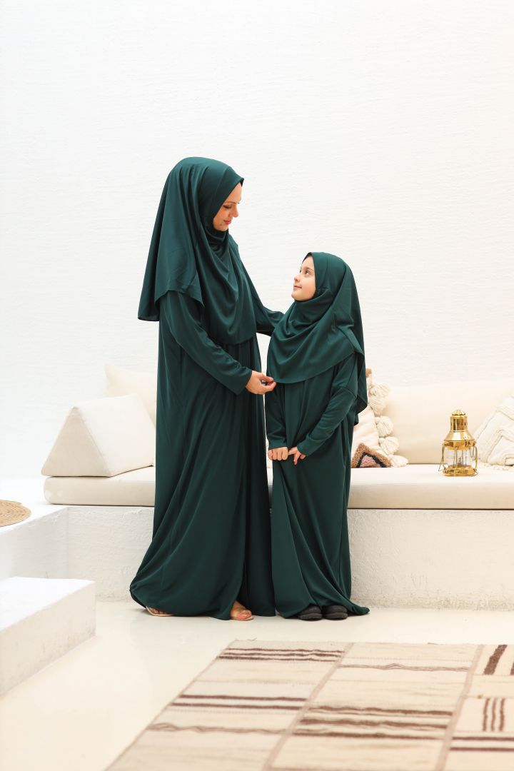 Tek Parça Fermuarlı Anne - Çocuk Kombini Namaz Elbisesi Zümrüt
