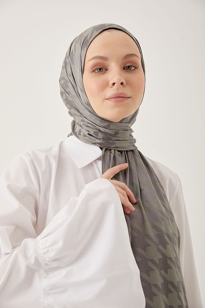 Parlak Jakar Kaz Ayağı